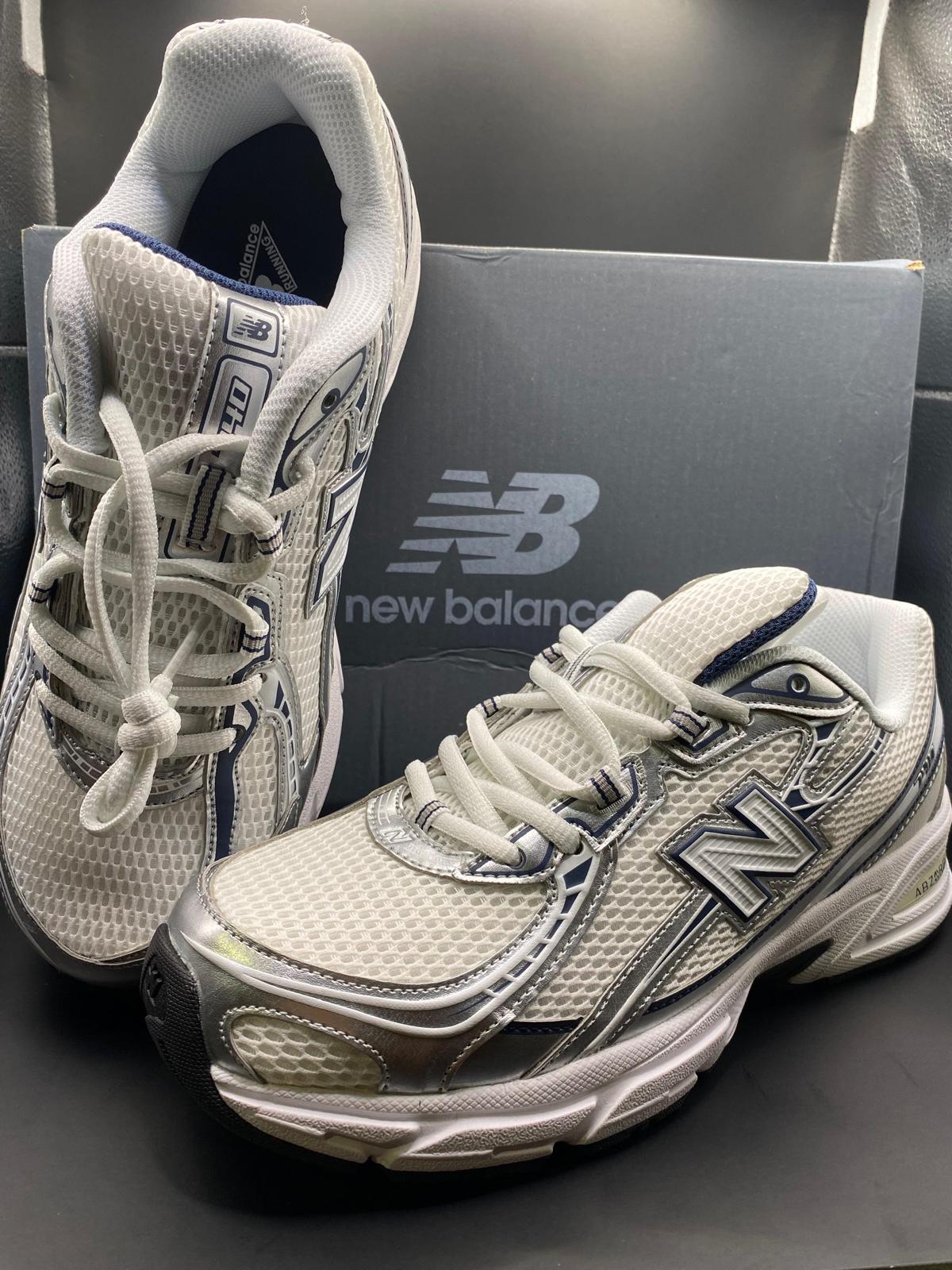 New balance 740